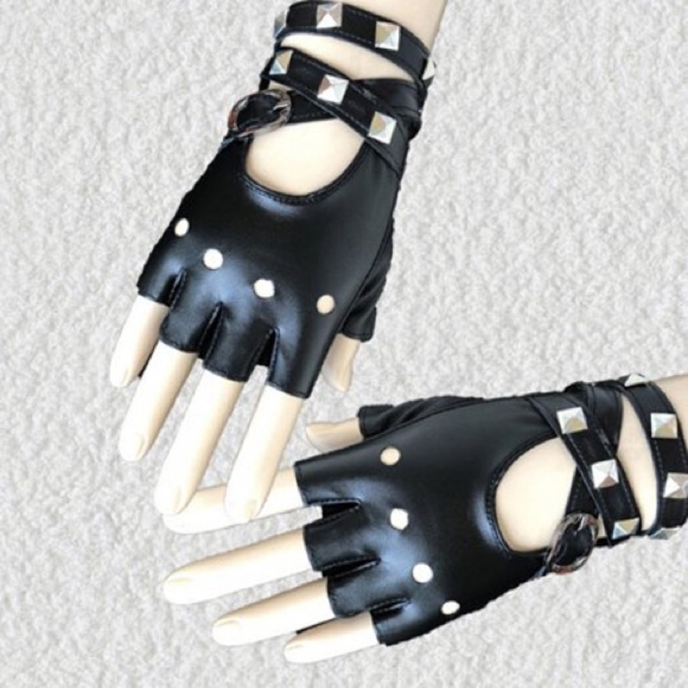 Women Punk Rivets Half Finger PU Leather Performance Costume Fingerless Gloves